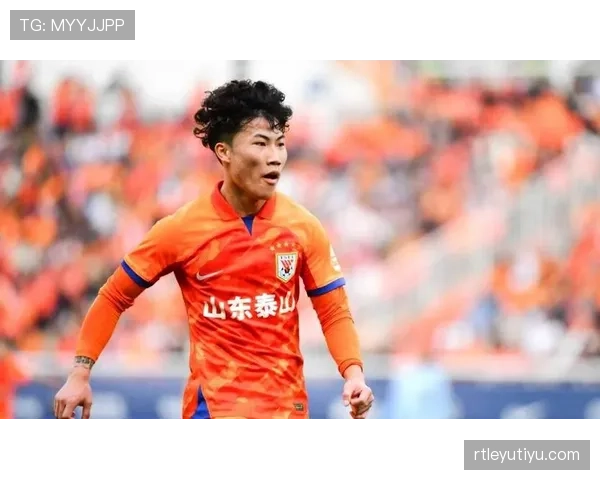 山东泰山防守体系失序,老将坐镇难掩结构性问题