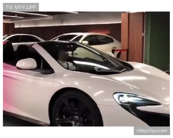 莫兰特又双叒买超跑了?这回车库都快塞不下吧 莫兰特又双叒买超跑了?这回车库都快塞不下吧